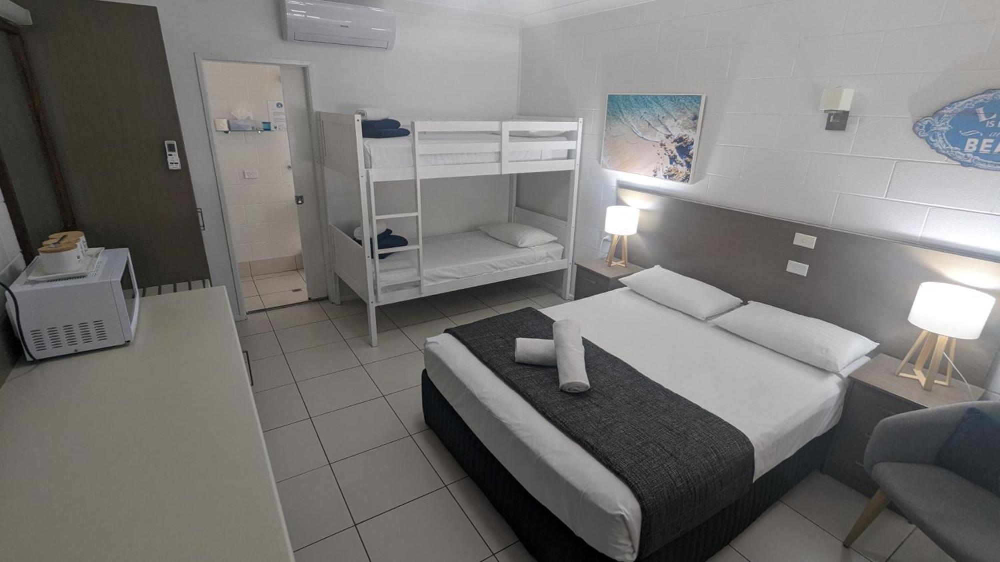 Moffat Beach Motel Caloundra Exterior photo